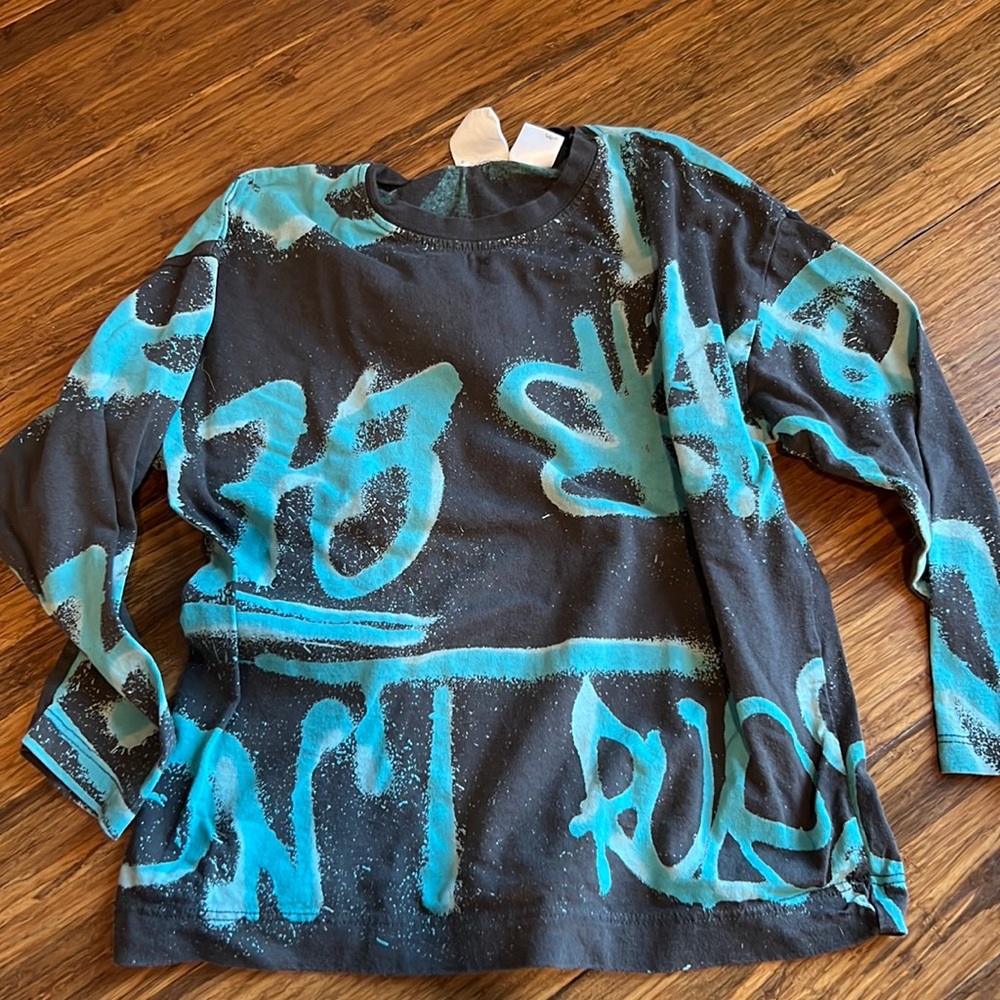 Zara graffiti top